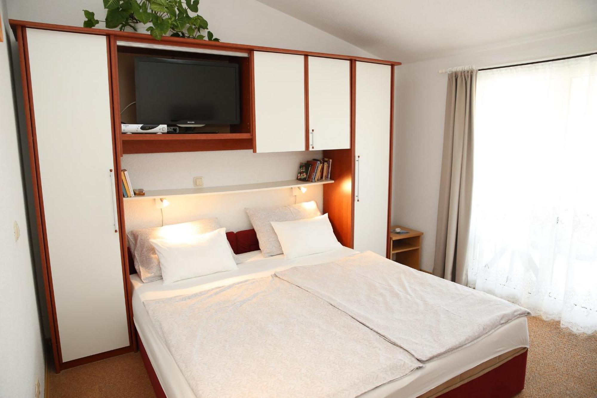 Apartments Katarine Zrinske Водице Екстериор снимка