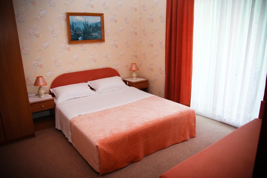 Apartments Katarine Zrinske Водице Екстериор снимка